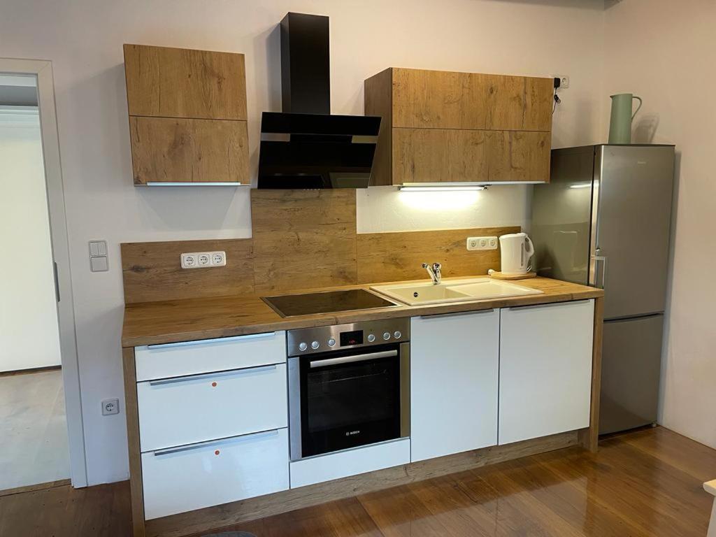 Ferienwohnung Im Stadtzentrum Von Bernau - Komfortable Wohnung Mit 2 Zimmern, Bad, Spuelmaschine, Waschmaschine, Komplette Kueche, Wlan, Terrasse, Ruhige Lage Bernau bei Berlin Exterior photo