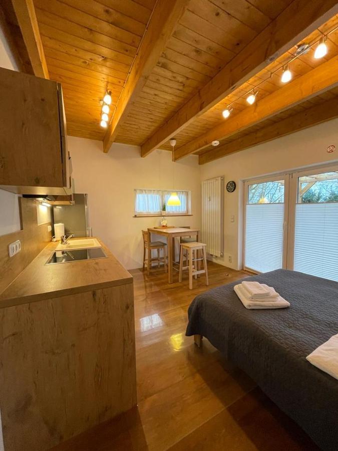 Ferienwohnung Im Stadtzentrum Von Bernau - Komfortable Wohnung Mit 2 Zimmern, Bad, Spuelmaschine, Waschmaschine, Komplette Kueche, Wlan, Terrasse, Ruhige Lage Bernau bei Berlin Exterior photo
